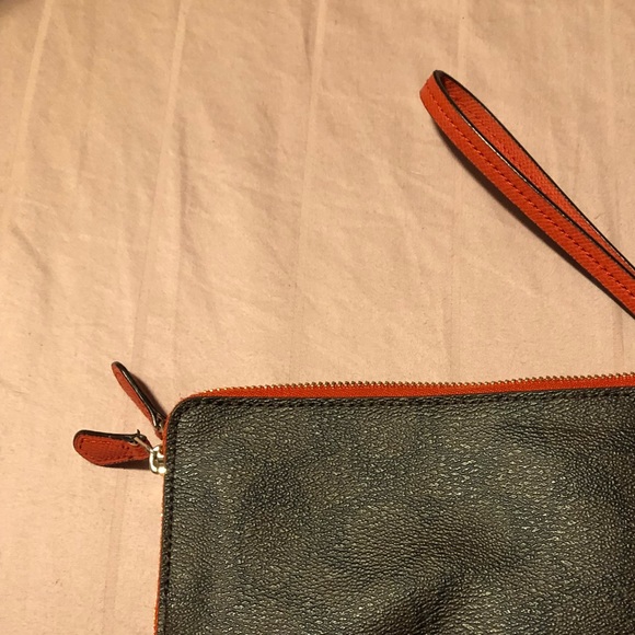 Coach wristlet - Picture 3 of 5